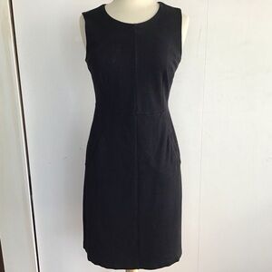 Lands’ End black, sleeveless, scoop neck, fitted with front pockets knit dress 6